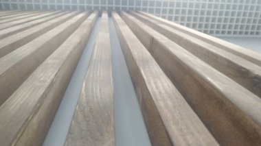 Ahşap kütükler satışa çıkıyor.