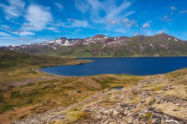 İzlanda 'nın Westfjords' undaki fiyorda bak.