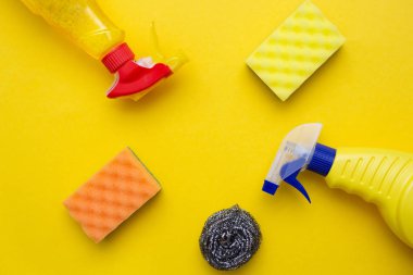 Temizlik ve ev temizliği için kimyasal aksesuarlar..