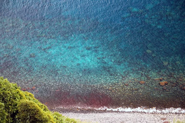 Kristallklares atlantisches Meerwasser von oben — Stockfoto