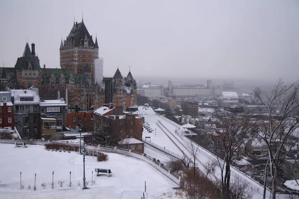 Chateau Frontenac and Quebec city under the white snow — Stock Photo, Image