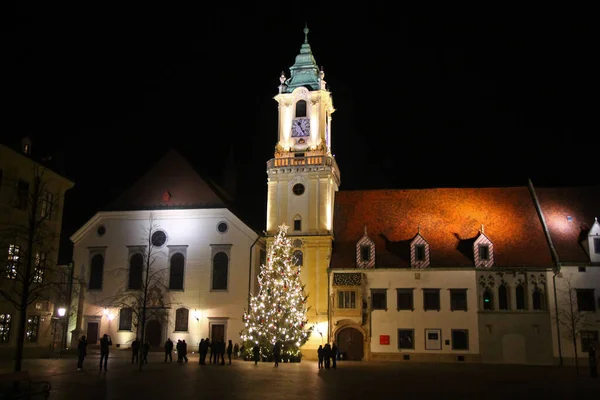 Vista Notturna Una Piazza Natale Deserta Bratislava — Foto Stock