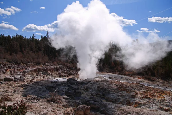 Uma Erupção Perfeita Forma Cogumelo — Fotografia de Stock