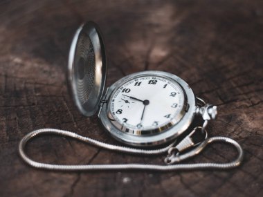 Eski cep saati, eski saat.