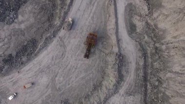 Mineraller çıkarma ile dev taş ocağı