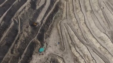 Mineraller çıkarma ile dev taş ocağı