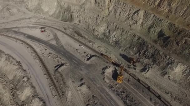 鉱物の抽出と巨大な採石場 — ストック動画