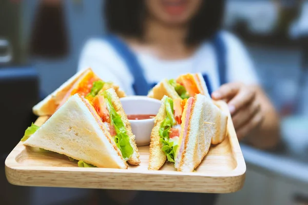 Sandwich fertig zum Essen. — Stockfoto