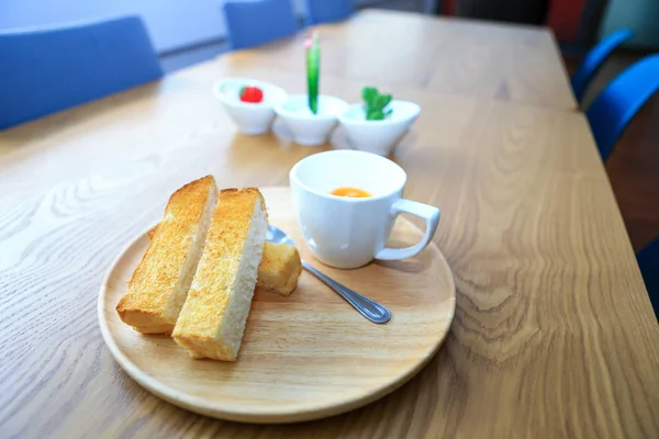 Breakfast in the morning, bread and Soft-boiled egg — Stock Photo, Image