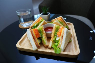 Sandviç yemeye hazır