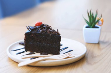 karanlık çikolatalı kek