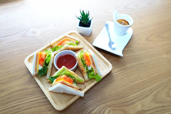 Sandviç yemeye hazır