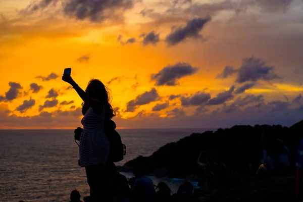 Silhouette Photography, Selfie sunset sky en el mar — Foto de Stock