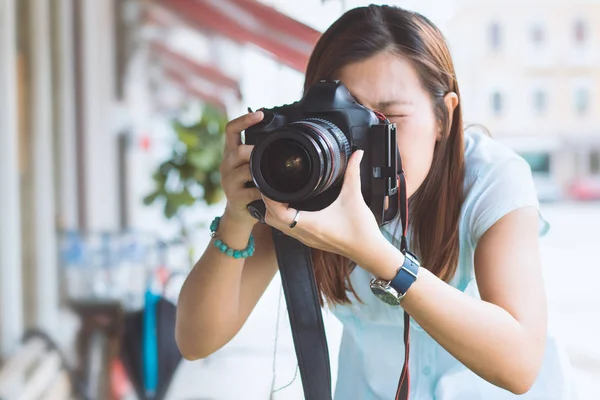 Photographer taking photo — Stock Photo, Image