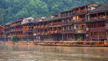 Fenghuang Eski Şehir, Çin manzarası