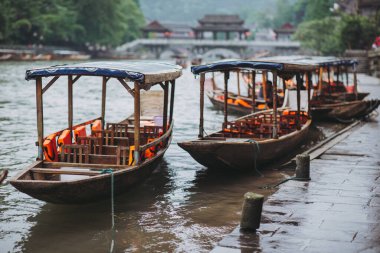 Fenghuang Antik Çin 'de tekne turu