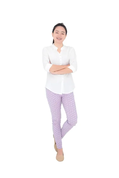 白い背景の上の若いアジア女性笑顔 — ストック写真