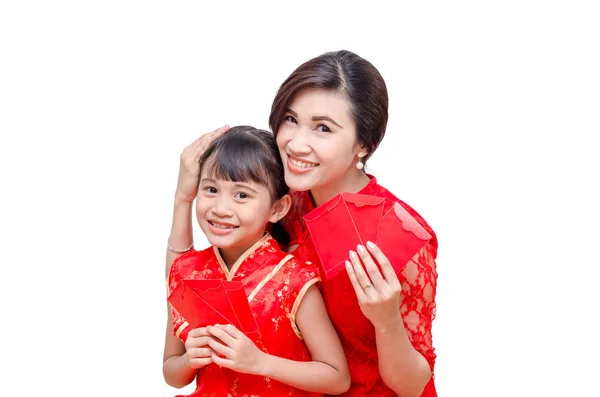 Moeder en kind in traditioneel Chinees bedrijf rode jurk — Stockfoto