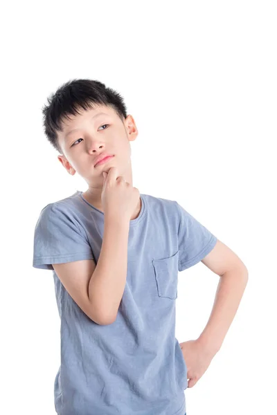 Beyaz arka plan üzerinde düşünme genç çocuk — Stok fotoğraf