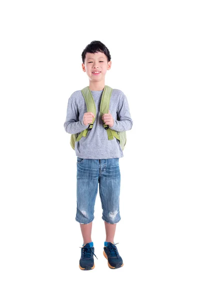 Beyaz Arka Plan Üzerinde Sırt Çantası Ile Genç Asyalı Çocuk — Stok fotoğraf