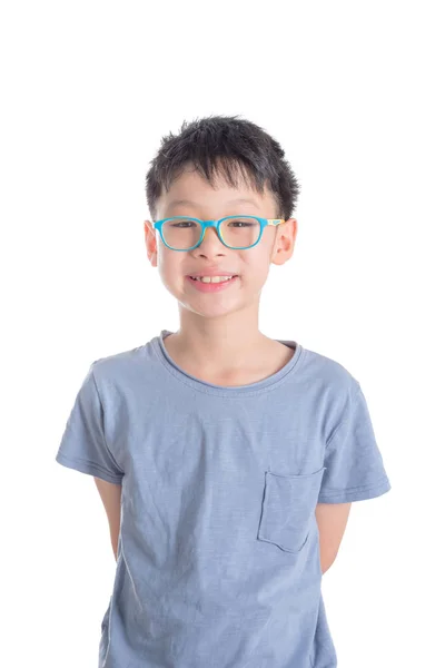 Junge Asiatische Junge Lächelt Über Weißen Hintergrund — Stockfoto