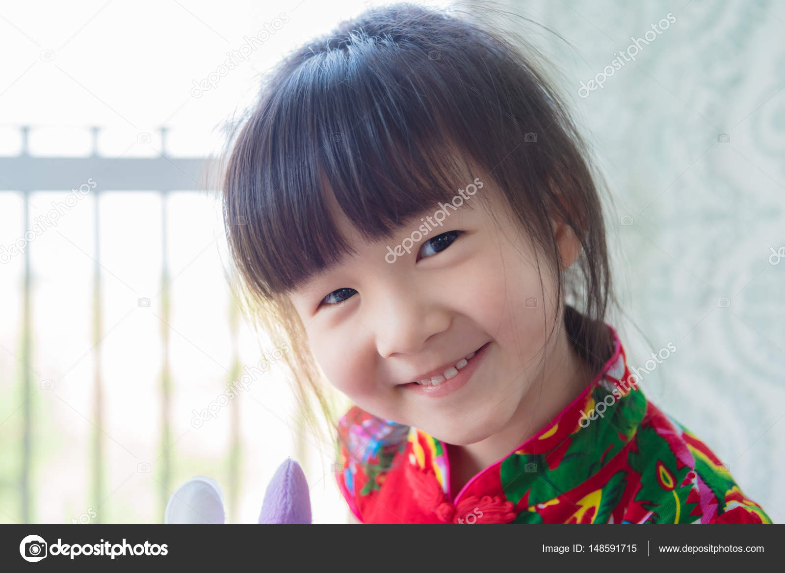 かわいい中国の女の子の笑顔 — ストック写真 © parinyabinsuk #148591715