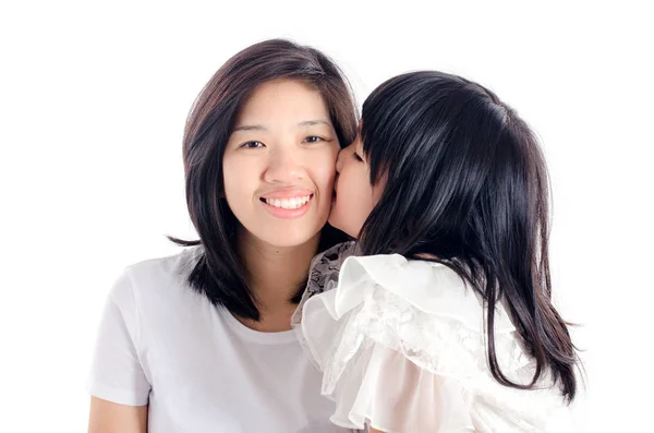 Aziatische Moeder Haar Dochter Witte Achtergrond — Stockfoto