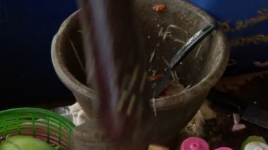 Baharatlı deniz ürünleri papaya salatası (Som Tam), Tayland mutfağı pişirme. 