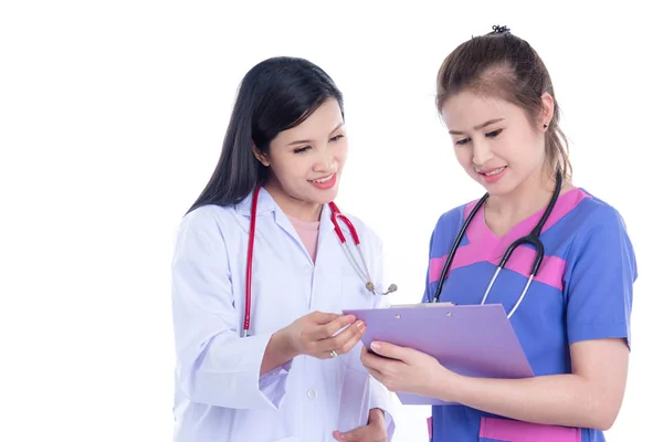 Hermoso Médico Enfermera Asiática Equipo Meadical Discutir Sobre Fondo Blanco — Foto de Stock