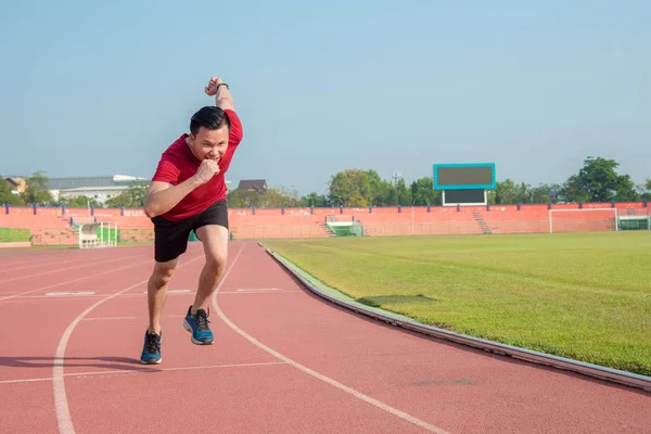 Joven Asiático Deportivo Hombre Corriendo Deporte Complejo Centro —  Fotos de Stock