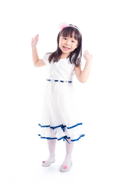 Dziewczynka Azjatyckich Białej Sukni Tańczy Białym Tle — Zdjęcie stockowe
