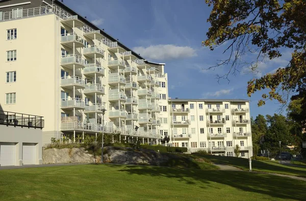 Modern lägenhetsbyggnad — Stockfoto