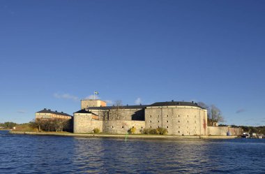 Vaxholm kale mavi gökyüzü ile