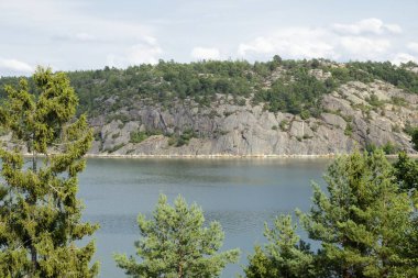 Flatoen, İsveç Skerry kayalarda