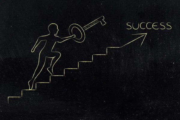 Palabras clave para alcanzar el éxito, hombre sosteniendo la llave enorme que sube — Foto de Stock