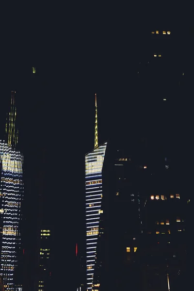 Madison Avenue (Manhattan, Nova Iorque) à noite — Fotografia de Stock
