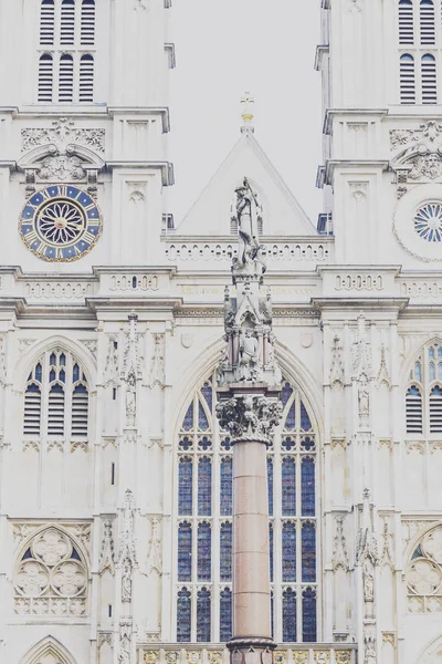 Catedral de Westminster no centro da cidade de Londres — Fotografia de Stock