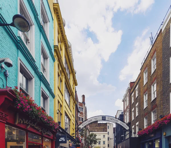 Carnaby street in Soho in London, England — Stock Photo, Image