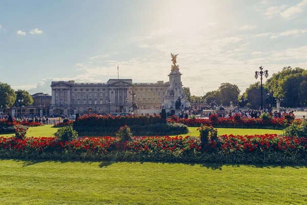 Le bel emplacement de Buckingham Palace — Photo