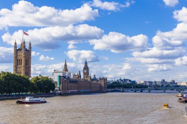 Big Ben ile Westminster Sarayı'nın güzel mimarisi ben