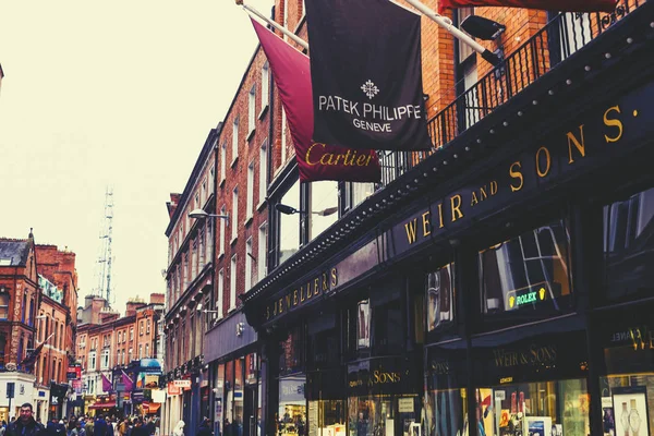 Dublin şehir merkezine yakın Grafton Street mimarisinde — Stok fotoğraf