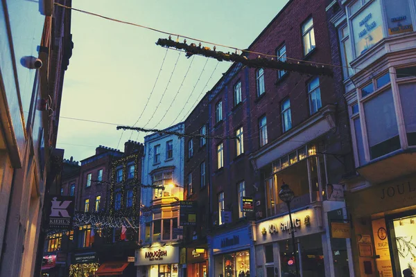 Dublin şehir merkezi ile Noel deco mimarisinde detay — Stok fotoğraf