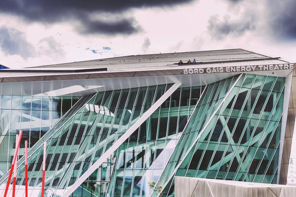 Het Bord Gais gigantische futuristische architectuur in Dublin Docklands — Stockfoto