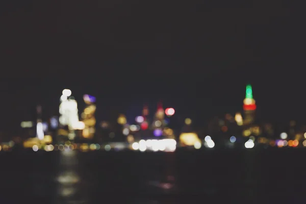 ハドソンを渡るからニューヨークのマンハッタンのスカイラインのボケ味 — ストック写真