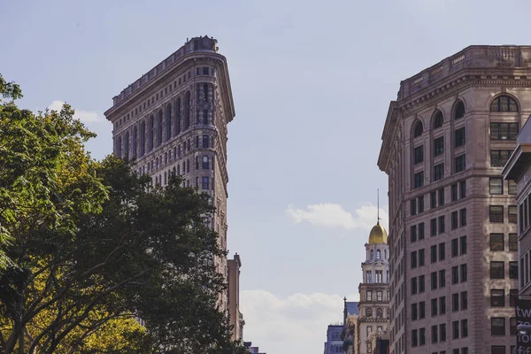 O edifício Flatiron e a área circundante em Manhattan — Fotografia de Stock