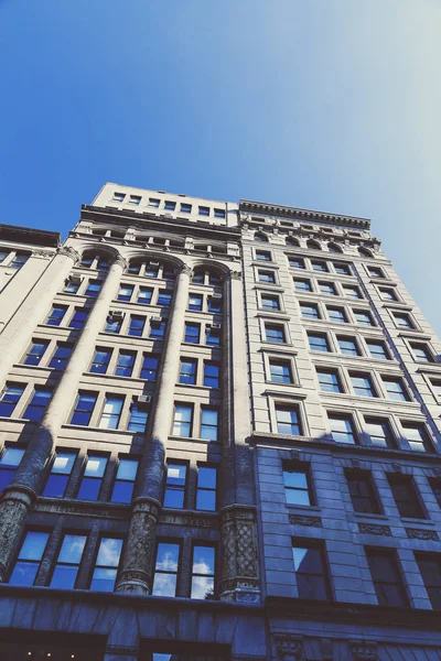 Architecture and beautiful buildings along Broadway in Manhattan — Stock Photo, Image