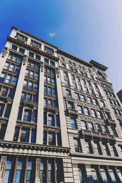 Architecture and beautiful buildings along Broadway in Manhattan — Stock Photo, Image