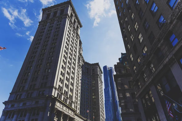 Arquitetura e belos edifícios na Câmara Municipal de Manhattan — Fotografia de Stock
