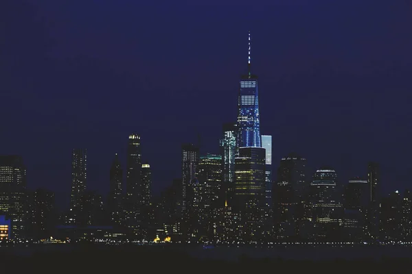 Lower Manhattan skyline by night visto da di Hoboken, New Yersey — Foto Stock