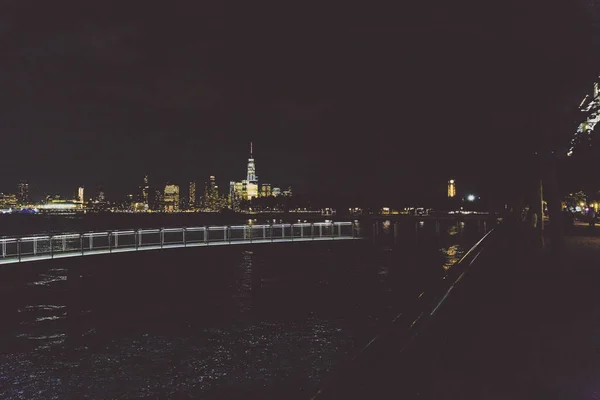 Skyline Manhattan inférieur la nuit vu de Hoboken, New Jerse — Photo